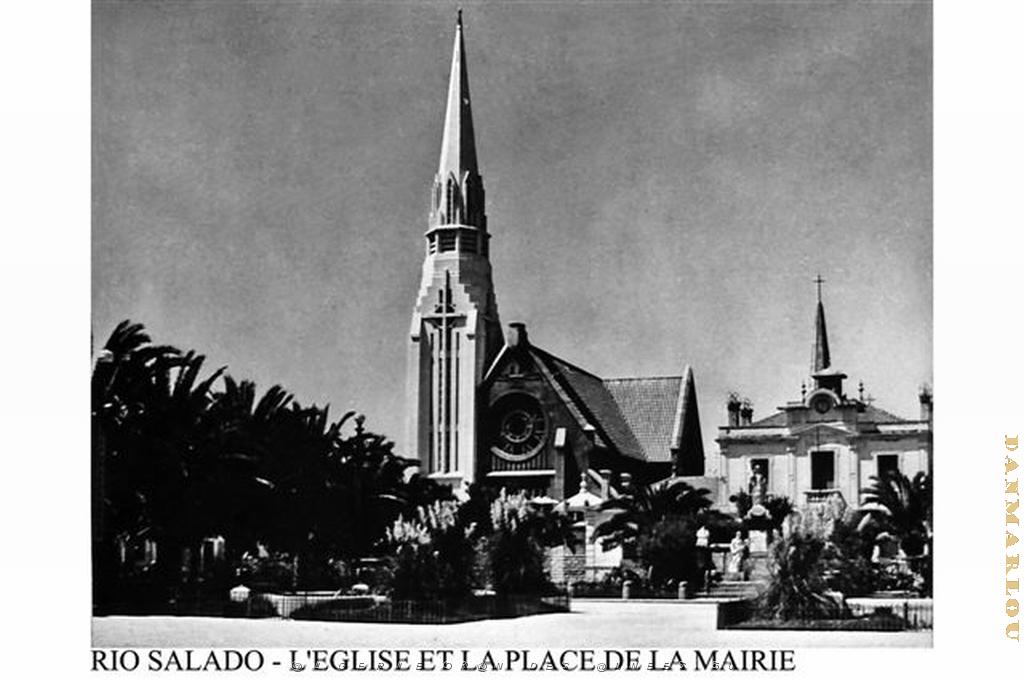 RIO SALADO - L'EGLISE ET LA PLACE DE LA MAIRIE.jpg
